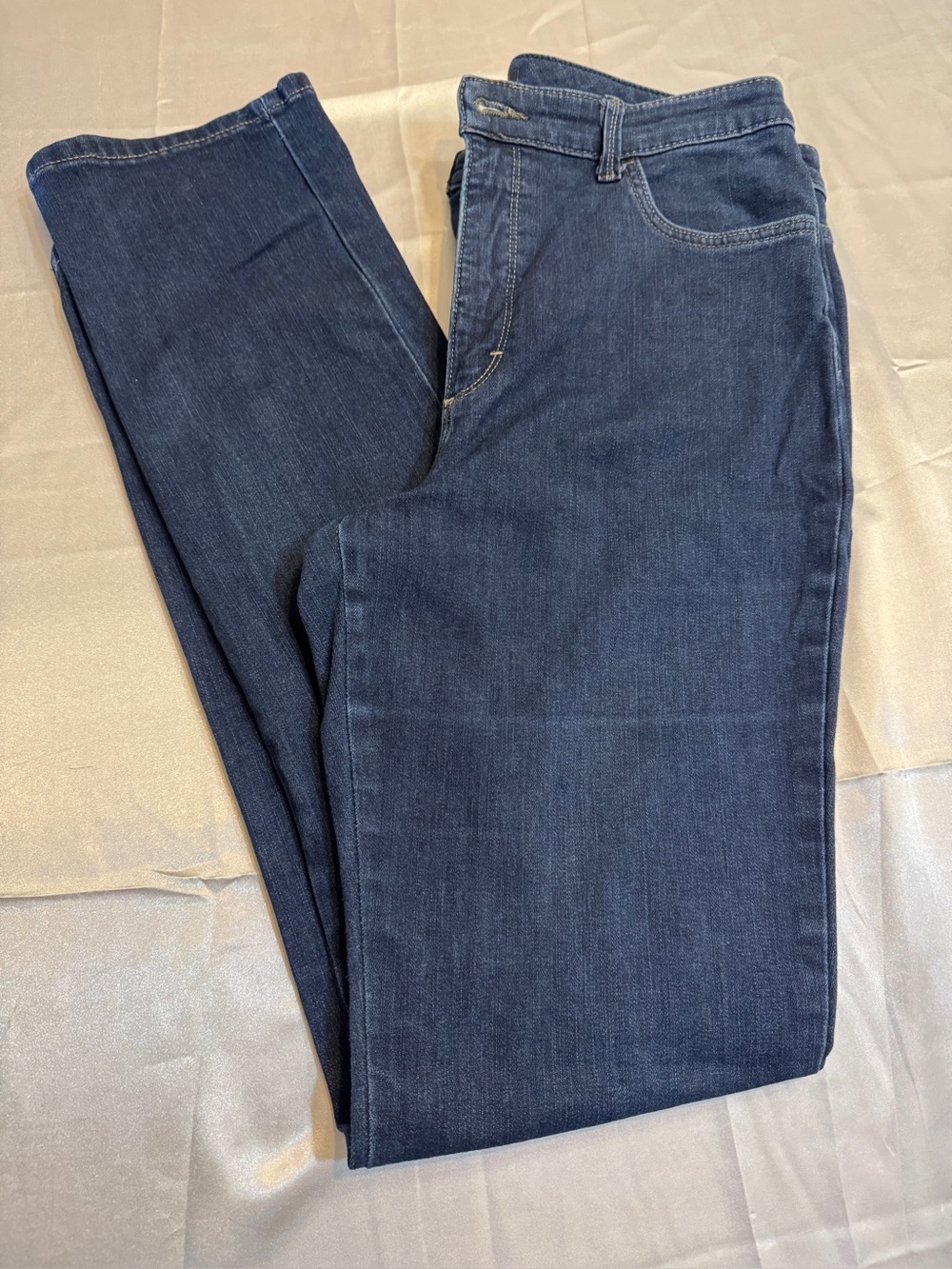 Lee Women's Straight Relaxed Fit High Rise Jeans in Dark Blue Wash Size: 34L
